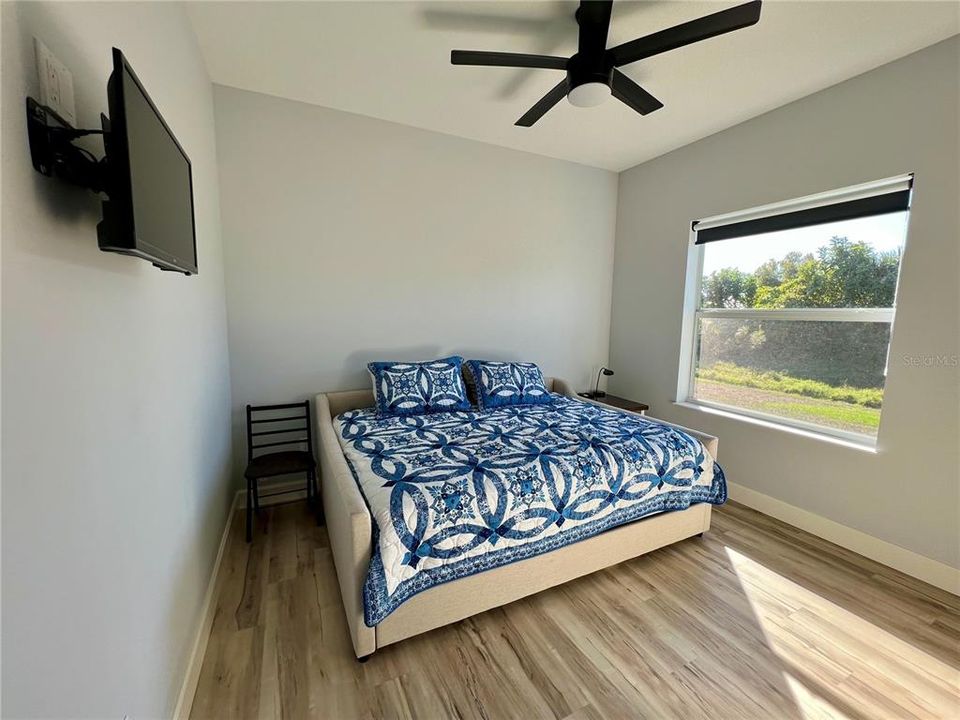 For Sale: $419,900 (3 beds, 2 baths, 1553 Square Feet)