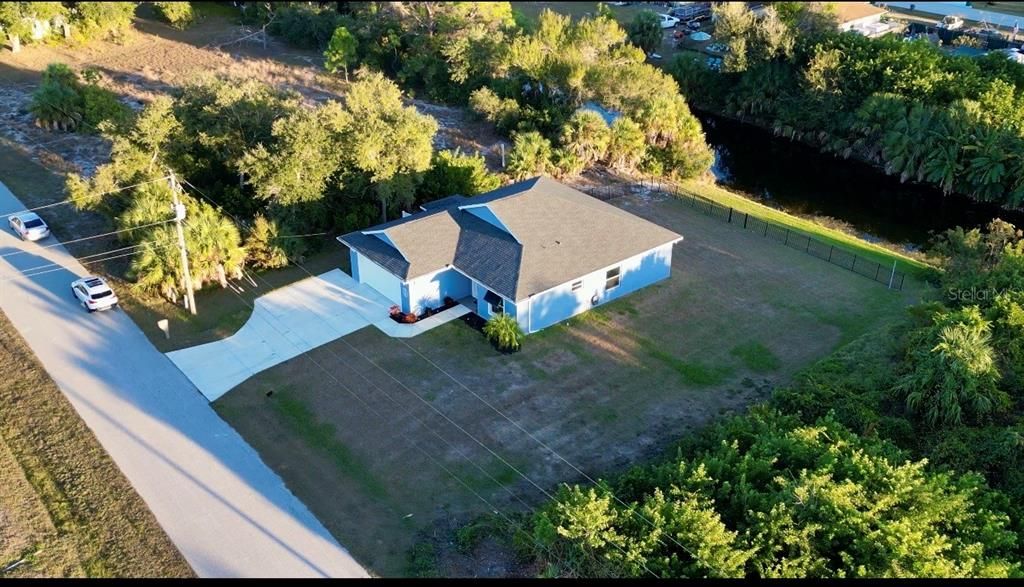 For Sale: $419,900 (3 beds, 2 baths, 1553 Square Feet)