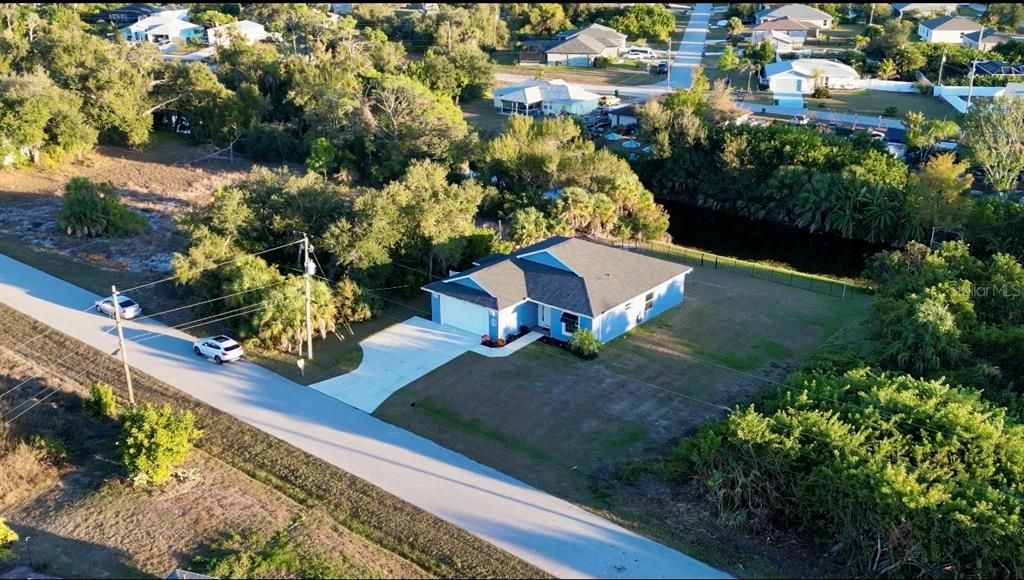 For Sale: $419,900 (3 beds, 2 baths, 1553 Square Feet)