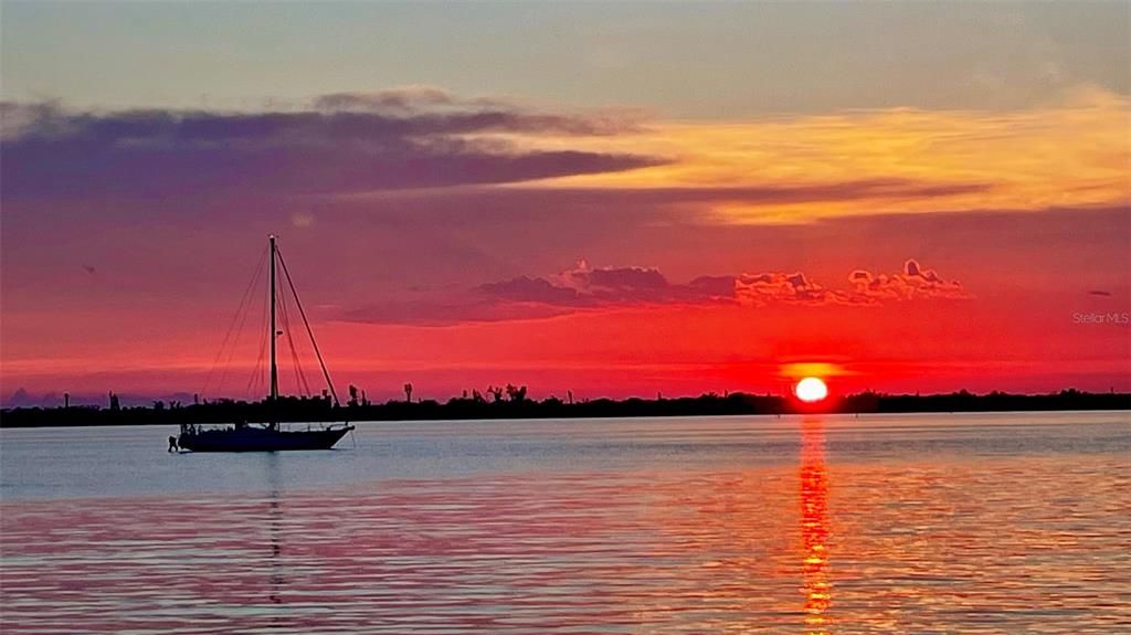 For Sale: $419,900 (3 beds, 2 baths, 1553 Square Feet)