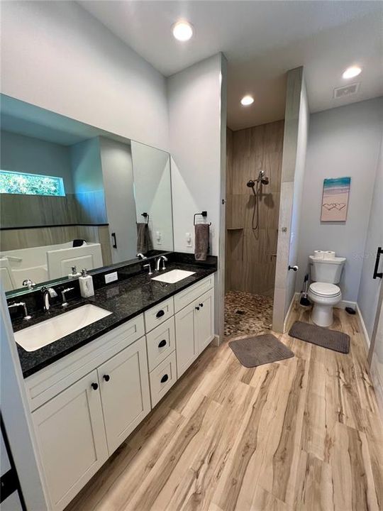 For Sale: $419,900 (3 beds, 2 baths, 1553 Square Feet)