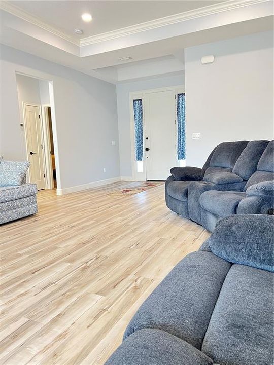 For Sale: $419,900 (3 beds, 2 baths, 1553 Square Feet)