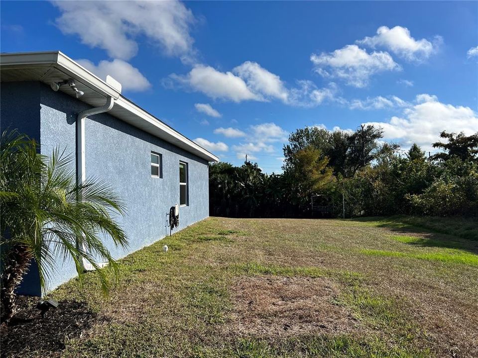 For Sale: $419,900 (3 beds, 2 baths, 1553 Square Feet)