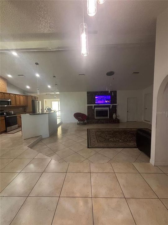 На продажу: $454,900 (3 спален, 3 ванн, 2443 Квадратных фут)