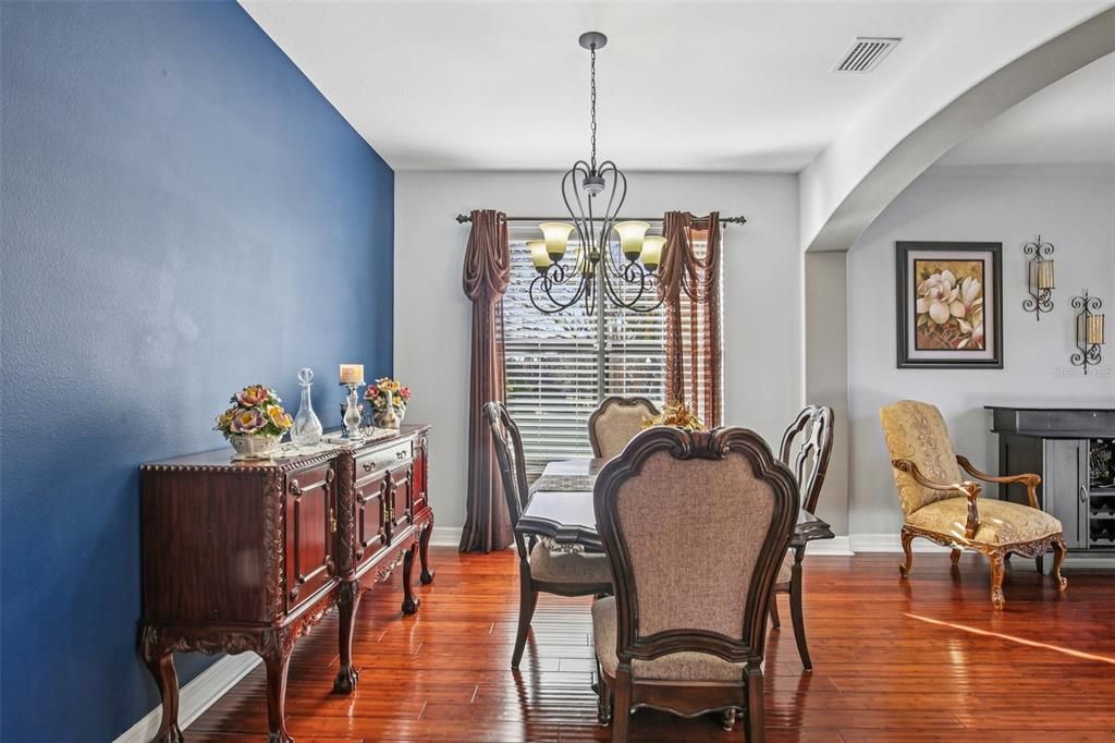 待售: $880,000 (4 贝兹, 3 浴室, 3520 平方英尺)