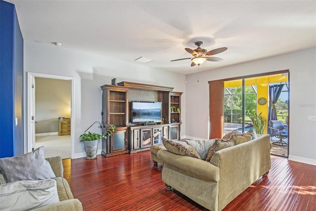 待售: $880,000 (4 贝兹, 3 浴室, 3520 平方英尺)