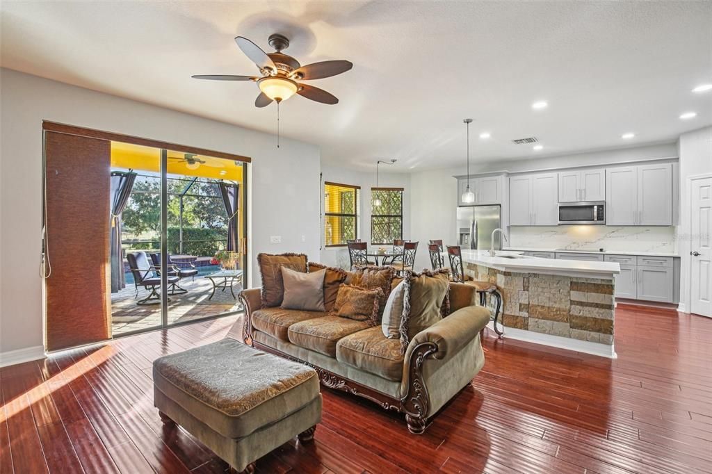 待售: $880,000 (4 贝兹, 3 浴室, 3520 平方英尺)