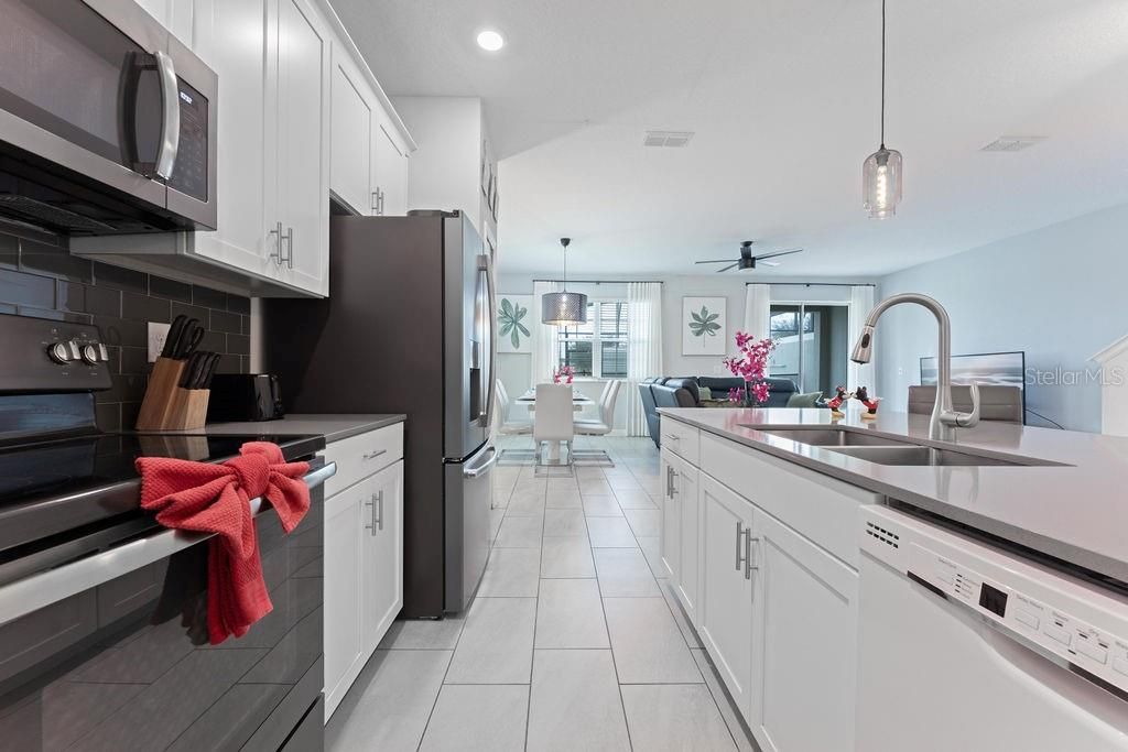 For Sale: $540,000 (5 beds, 4 baths, 2168 Square Feet)