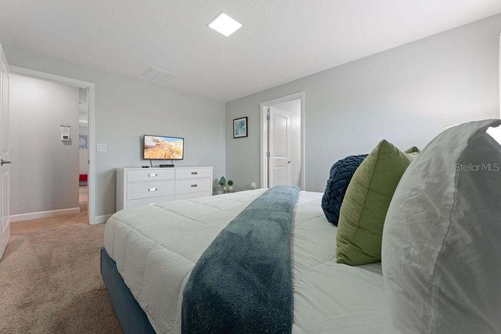 For Sale: $540,000 (5 beds, 4 baths, 2168 Square Feet)