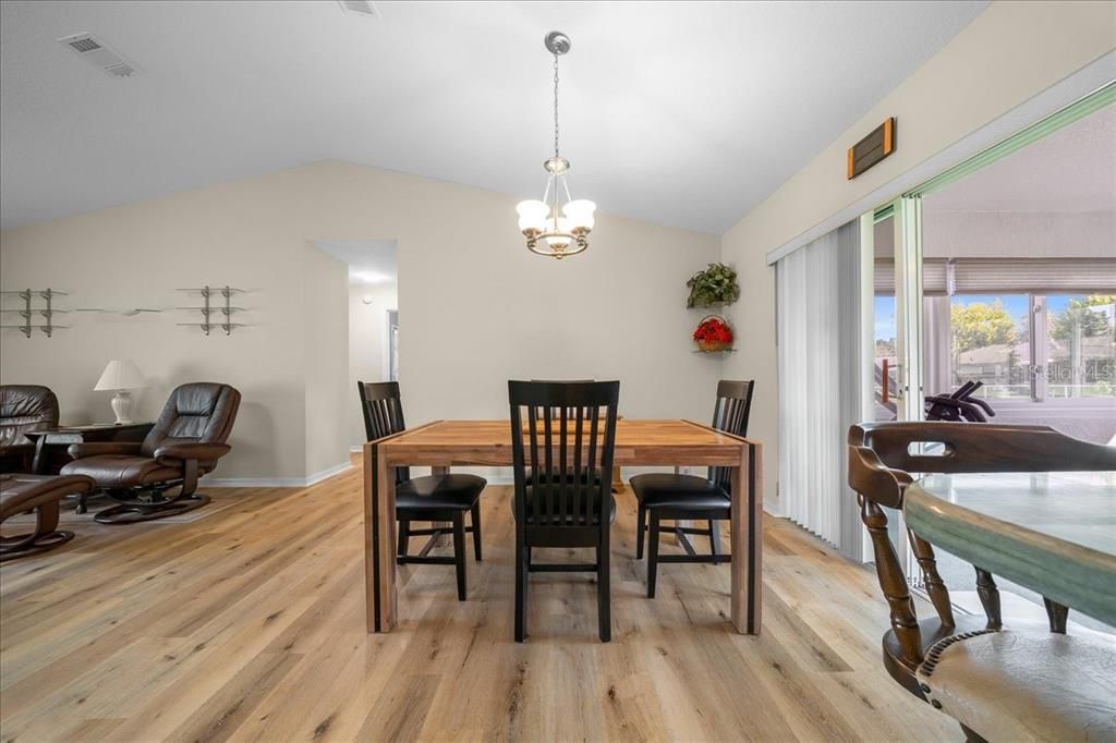 待售: $325,900 (3 贝兹, 2 浴室, 1476 平方英尺)