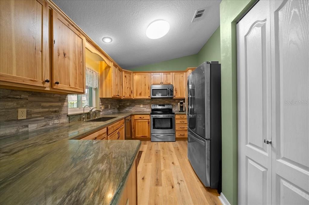 待售: $325,900 (3 贝兹, 2 浴室, 1476 平方英尺)