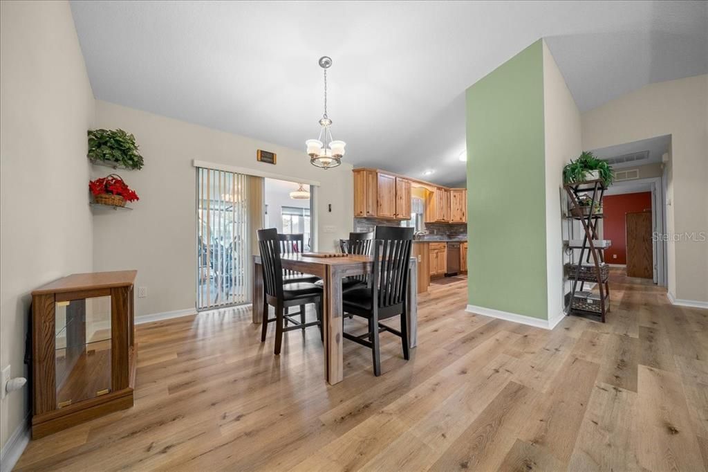 待售: $325,900 (3 贝兹, 2 浴室, 1476 平方英尺)