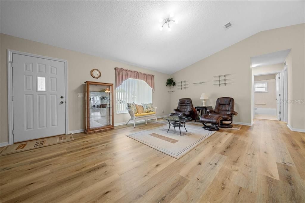 待售: $325,900 (3 贝兹, 2 浴室, 1476 平方英尺)