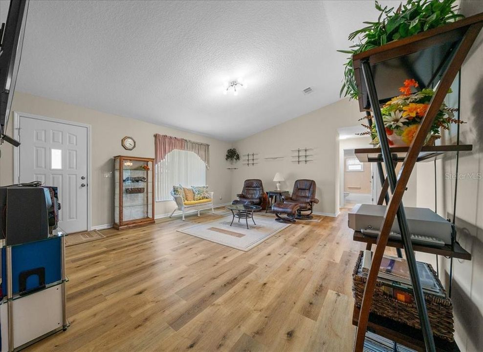 待售: $325,900 (3 贝兹, 2 浴室, 1476 平方英尺)