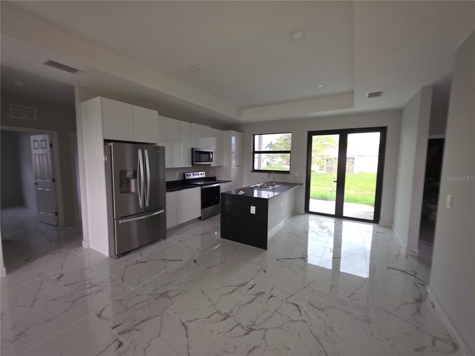 For Rent: $2,500 (4 beds, 3 baths, 1598 Square Feet)