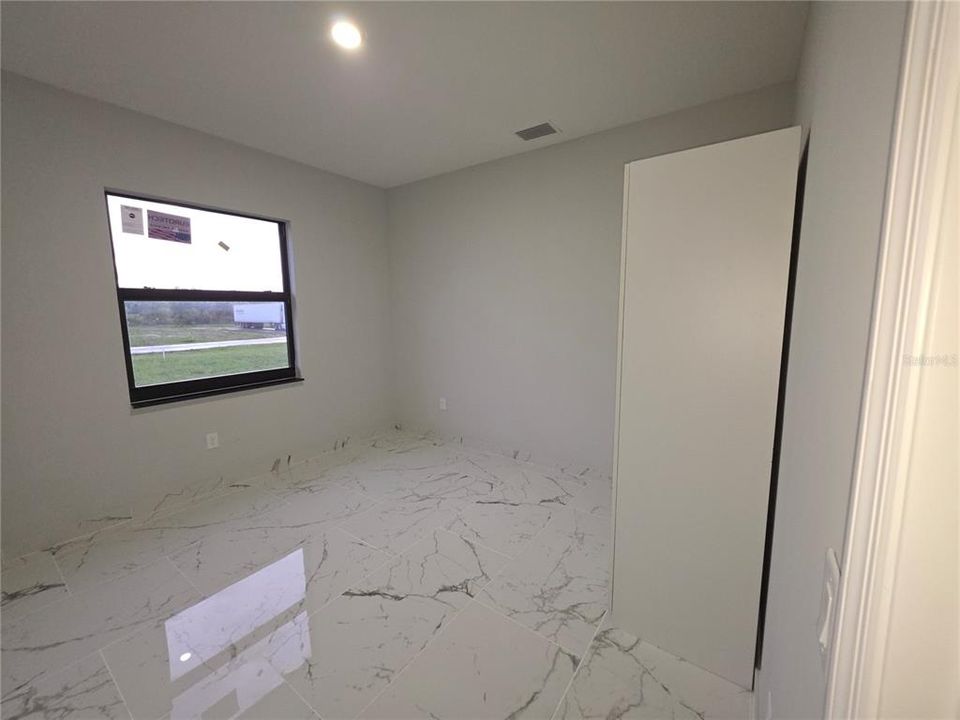 For Rent: $2,500 (4 beds, 3 baths, 1598 Square Feet)