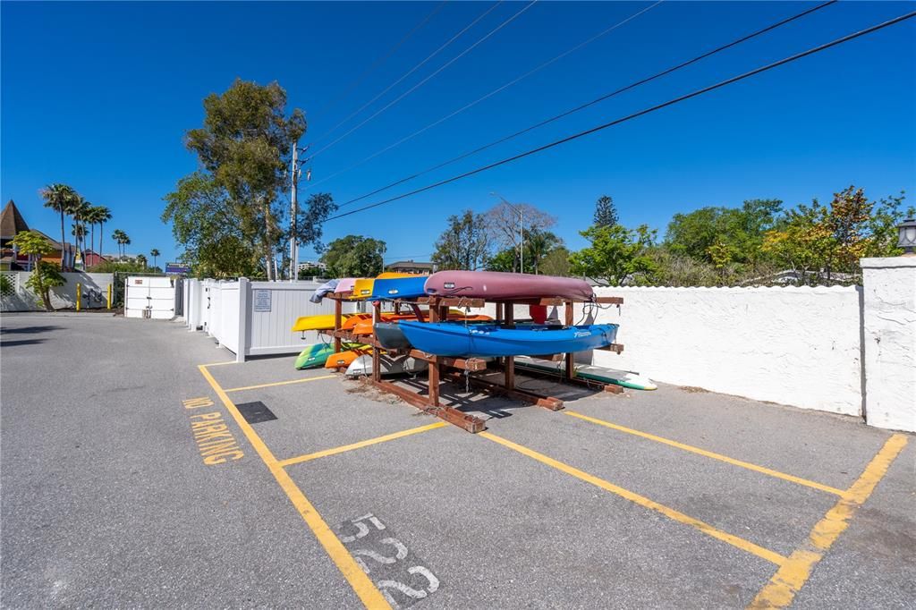 На продажу: $349,900 (1 спален, 1 ванн, 950 Квадратных фут)