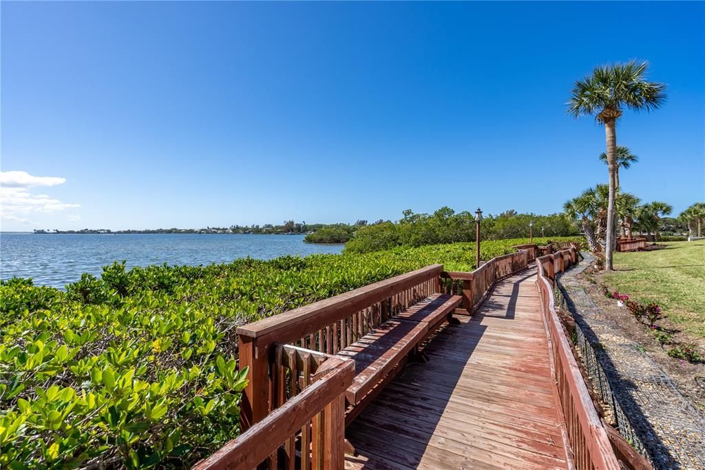 На продажу: $349,900 (1 спален, 1 ванн, 950 Квадратных фут)