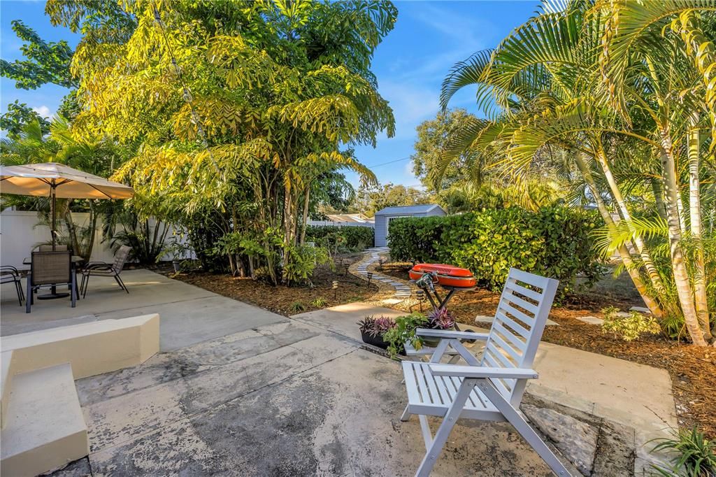 待售: $347,000 (2 贝兹, 1 浴室, 922 平方英尺)