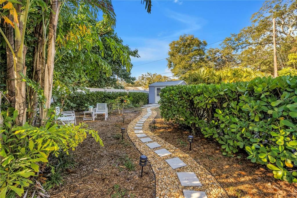 待售: $347,000 (2 贝兹, 1 浴室, 922 平方英尺)