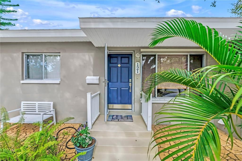 待售: $347,000 (2 贝兹, 1 浴室, 922 平方英尺)