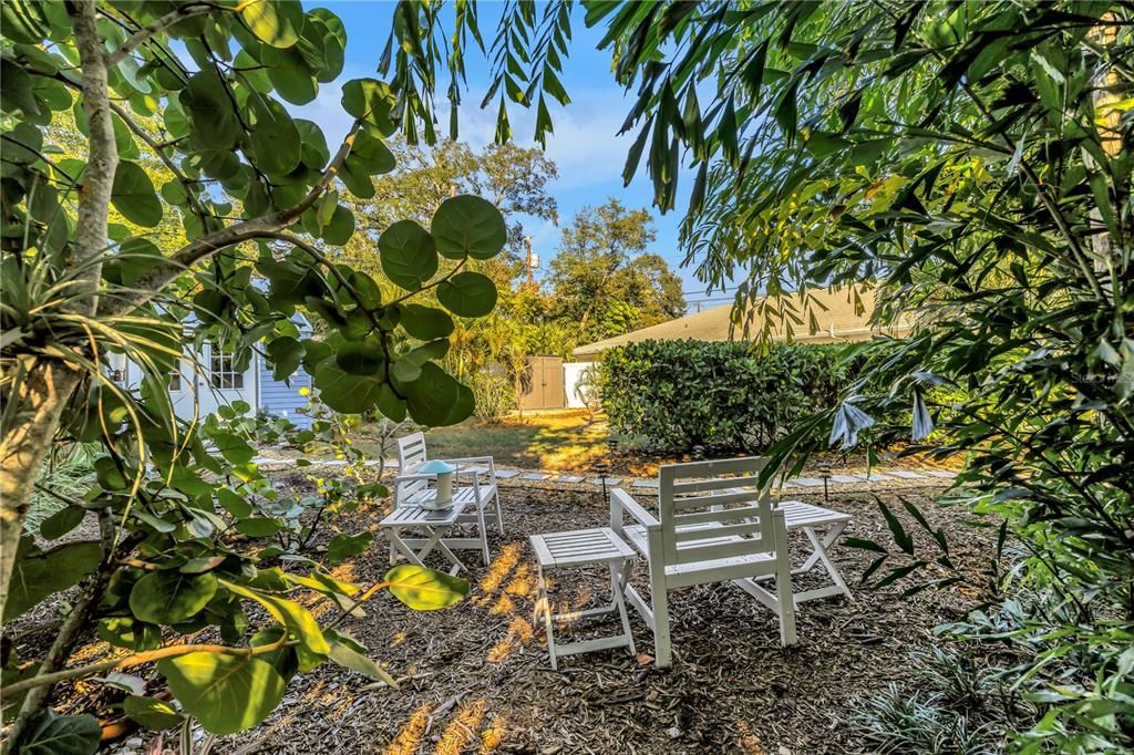 待售: $347,000 (2 贝兹, 1 浴室, 922 平方英尺)