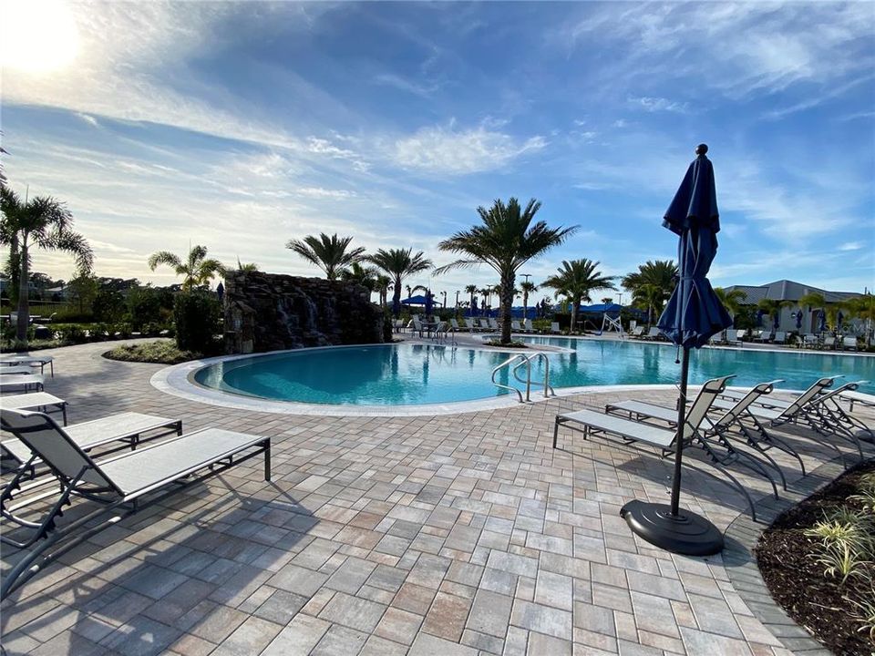 For Rent: $3,695 (5 beds, 3 baths, 2600 Square Feet)