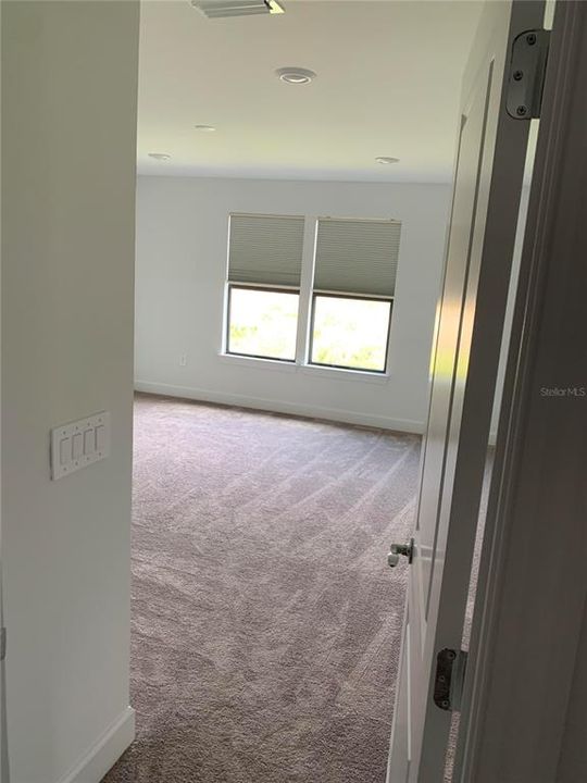 For Rent: $3,695 (5 beds, 3 baths, 2600 Square Feet)