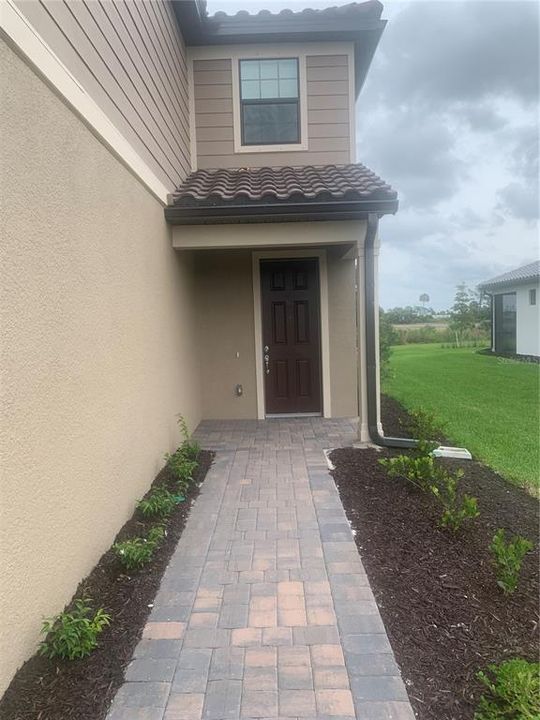 For Rent: $3,695 (5 beds, 3 baths, 2600 Square Feet)