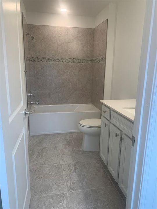 For Rent: $3,695 (5 beds, 3 baths, 2600 Square Feet)