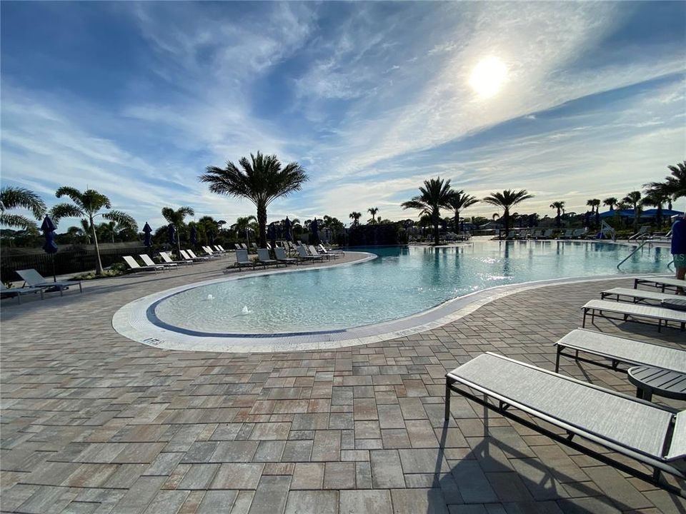 For Rent: $3,695 (5 beds, 3 baths, 2600 Square Feet)