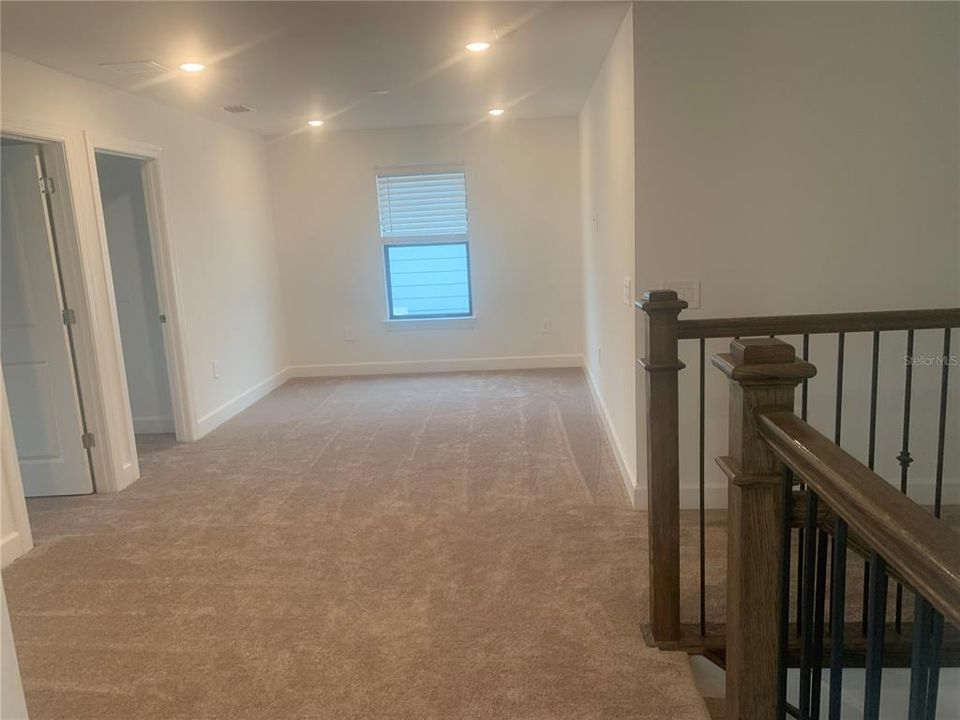 For Rent: $3,695 (5 beds, 3 baths, 2600 Square Feet)