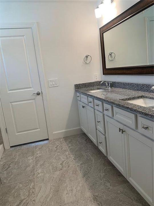 For Rent: $3,695 (5 beds, 3 baths, 2600 Square Feet)