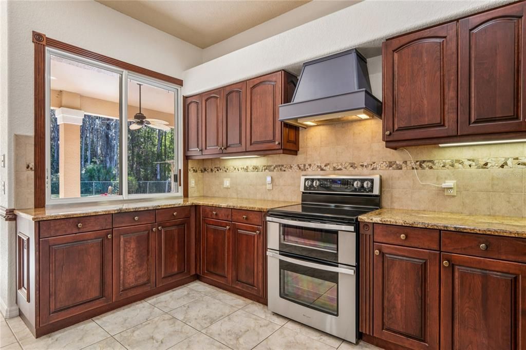 For Sale: $649,000 (4 beds, 3 baths, 2931 Square Feet)