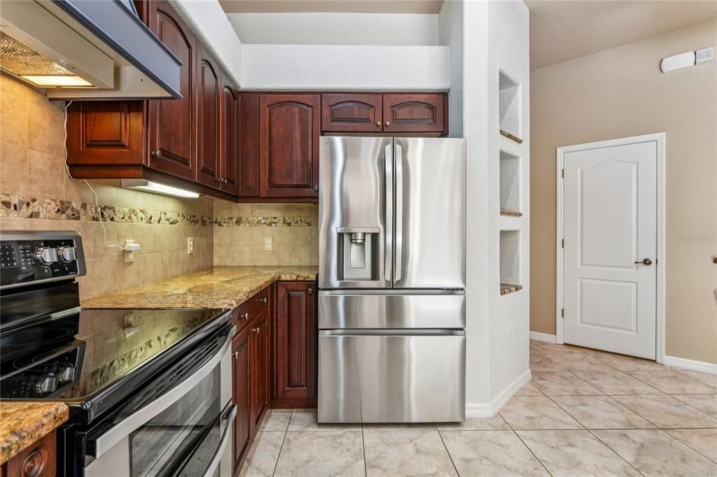 For Sale: $649,000 (4 beds, 3 baths, 2931 Square Feet)