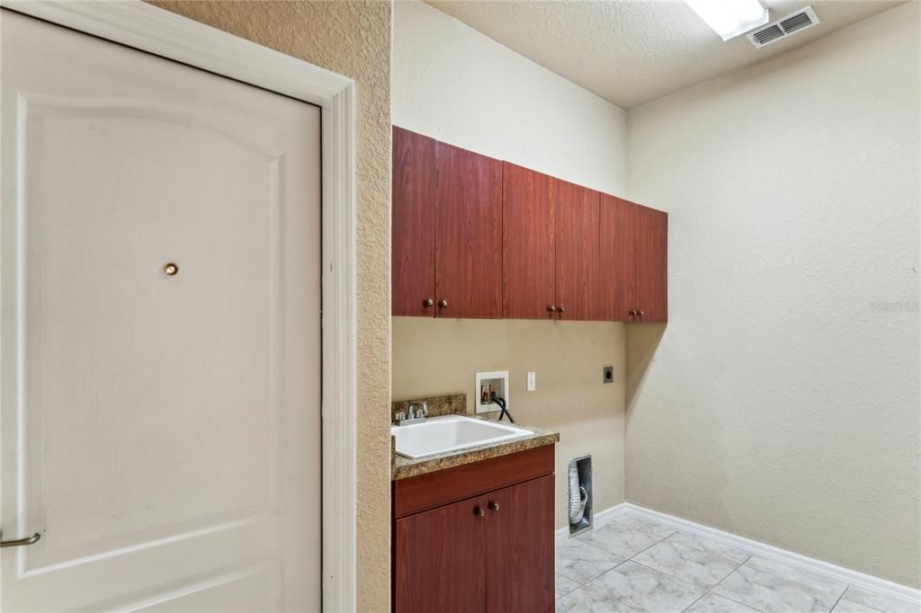 For Sale: $649,000 (4 beds, 3 baths, 2931 Square Feet)