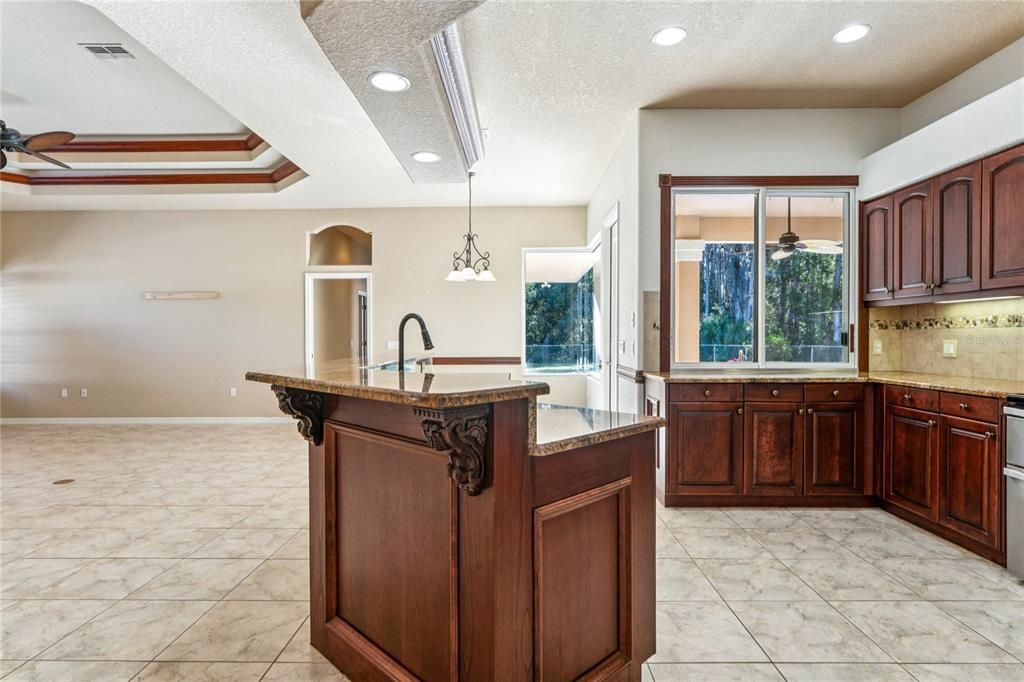 For Sale: $649,000 (4 beds, 3 baths, 2931 Square Feet)