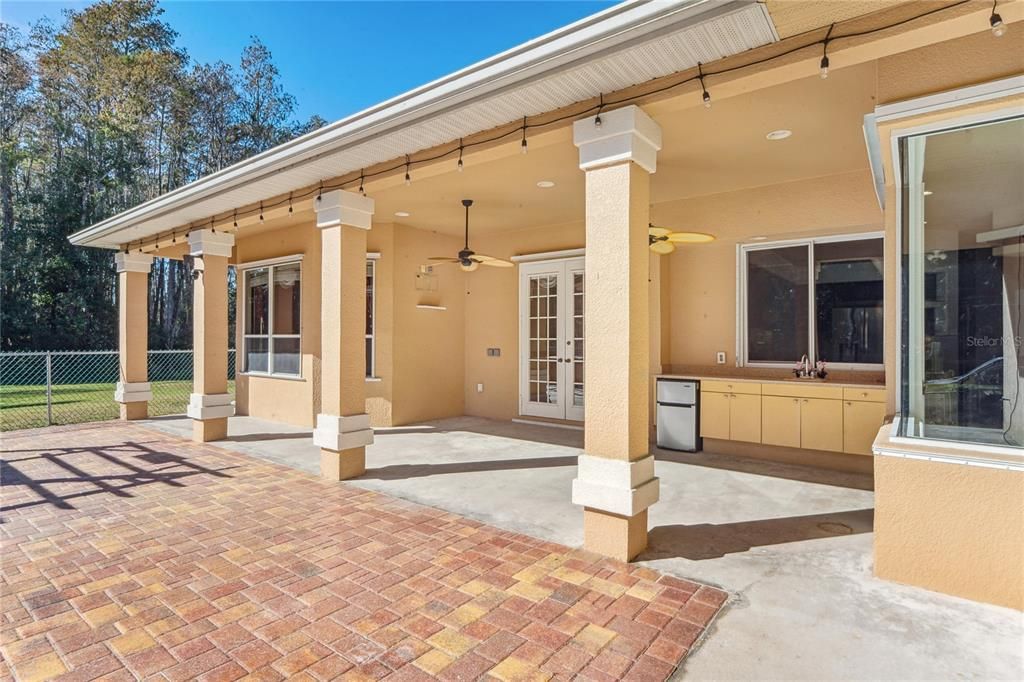 For Sale: $649,000 (4 beds, 3 baths, 2931 Square Feet)