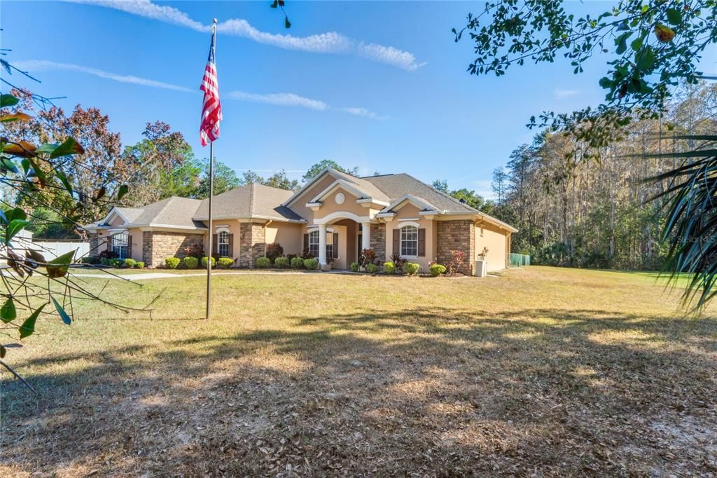 For Sale: $649,000 (4 beds, 3 baths, 2931 Square Feet)