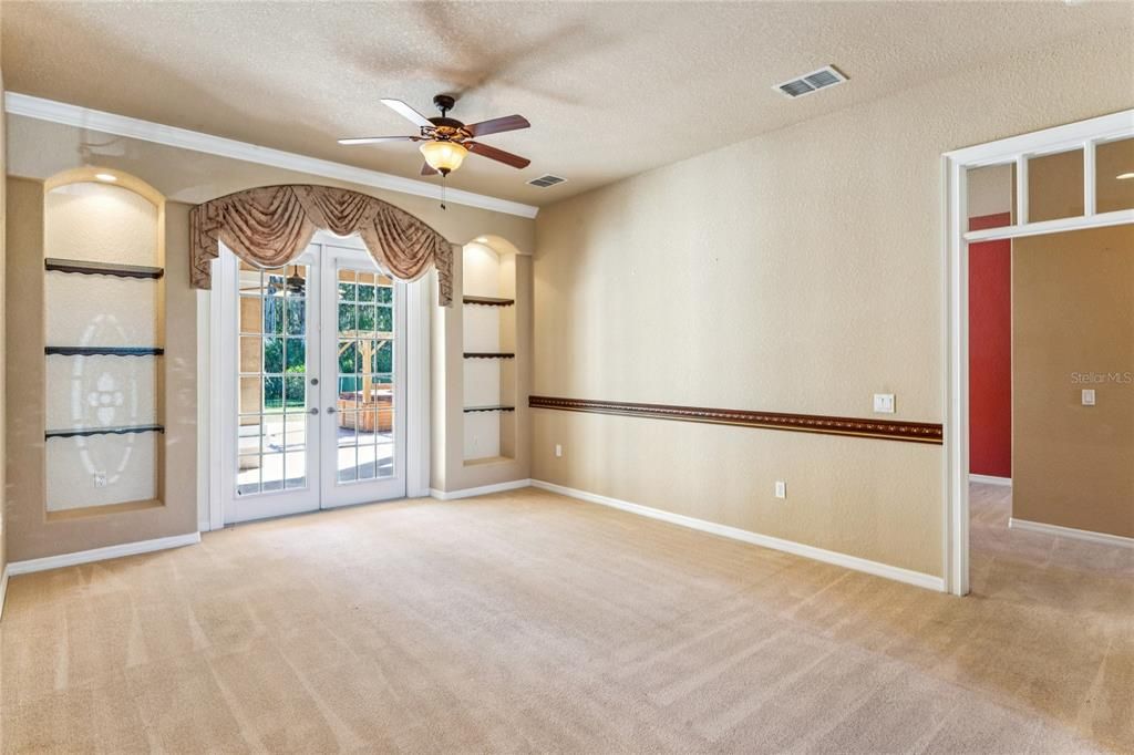 For Sale: $649,000 (4 beds, 3 baths, 2931 Square Feet)