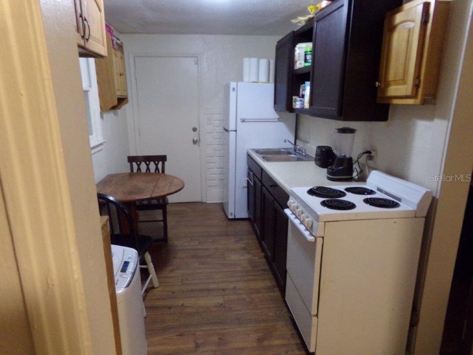 На продажу: $129,000 (2 спален, 1 ванн, 528 Квадратных фут)