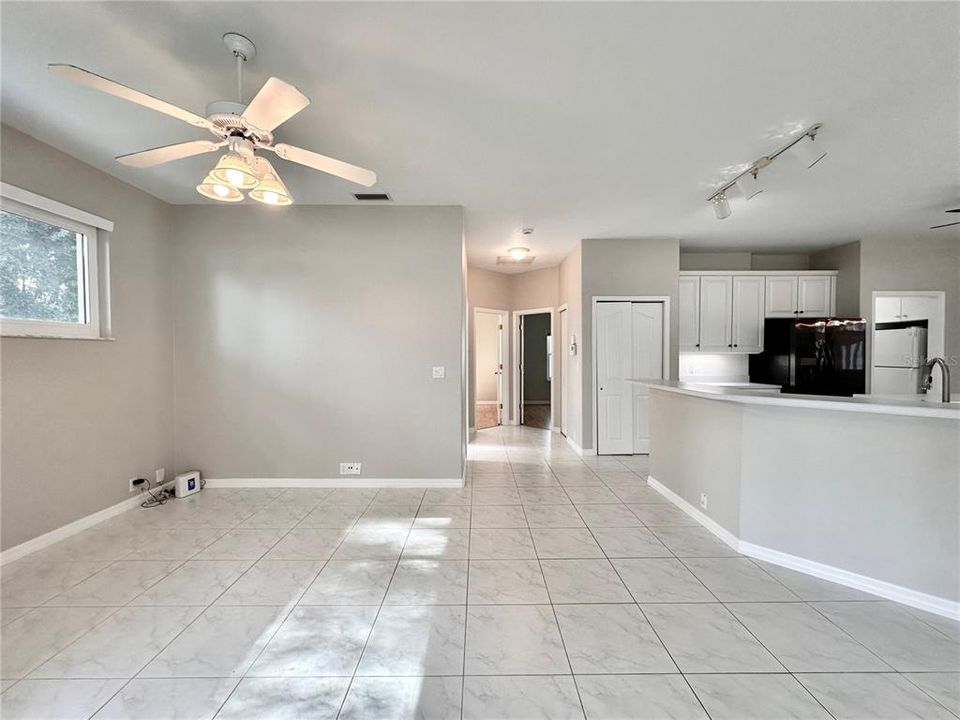 For Sale: $385,000 (3 beds, 3 baths, 2544 Square Feet)