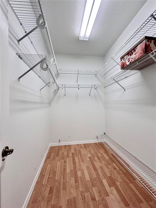 For Sale: $385,000 (3 beds, 3 baths, 2544 Square Feet)