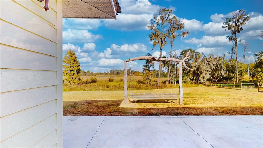 For Sale: $525,000 (2 beds, 2 baths, 1727 Square Feet)