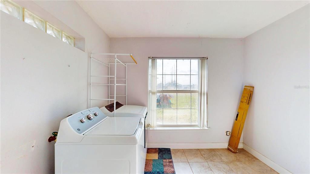 For Sale: $525,000 (2 beds, 2 baths, 1727 Square Feet)