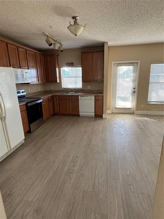 En Renta: $1,999 (3 camas, 2 baños, 1382 Pies cuadrados)