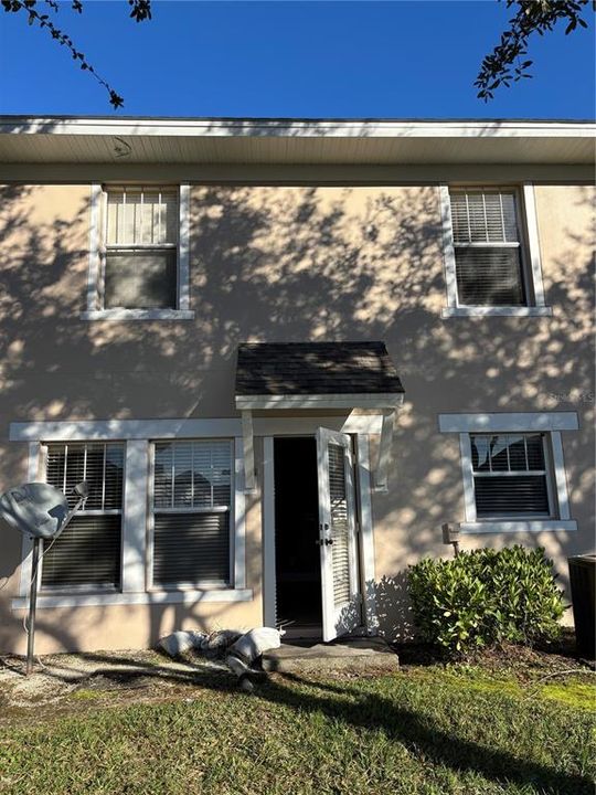 En Renta: $1,999 (3 camas, 2 baños, 1382 Pies cuadrados)