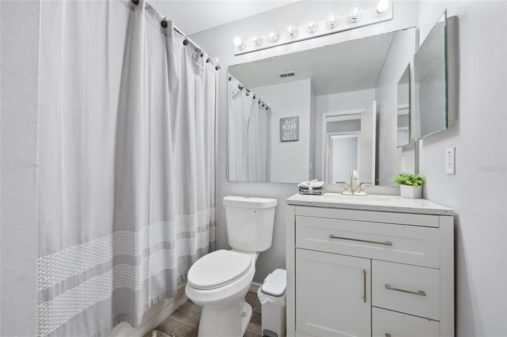 待售: $265,000 (3 贝兹, 2 浴室, 1370 平方英尺)