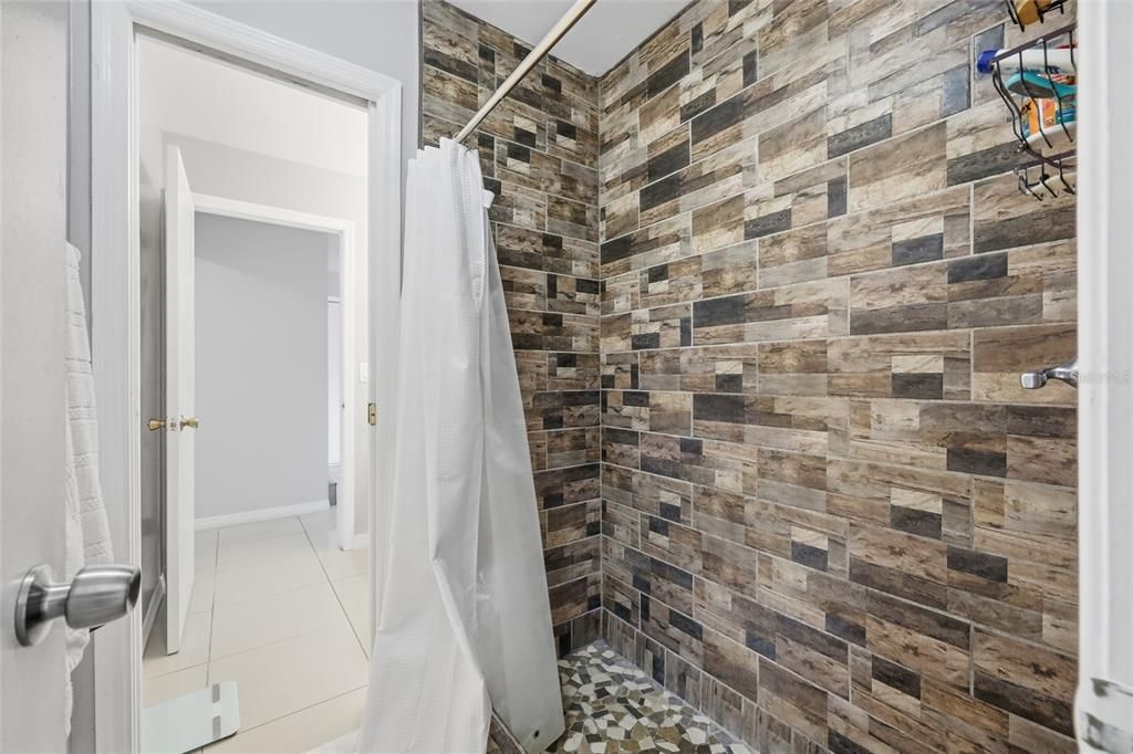 待售: $265,000 (3 贝兹, 2 浴室, 1370 平方英尺)