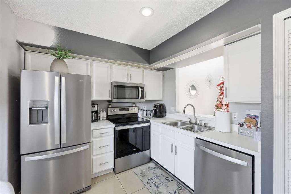 待售: $265,000 (3 贝兹, 2 浴室, 1370 平方英尺)